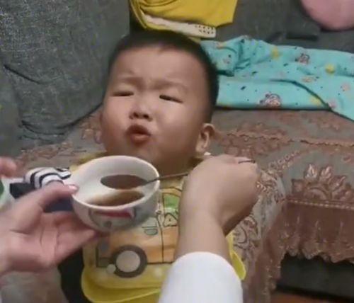 儿子吃瓜喝药视频大全,儿子误食瓜果药物趣味瞬间大盘点