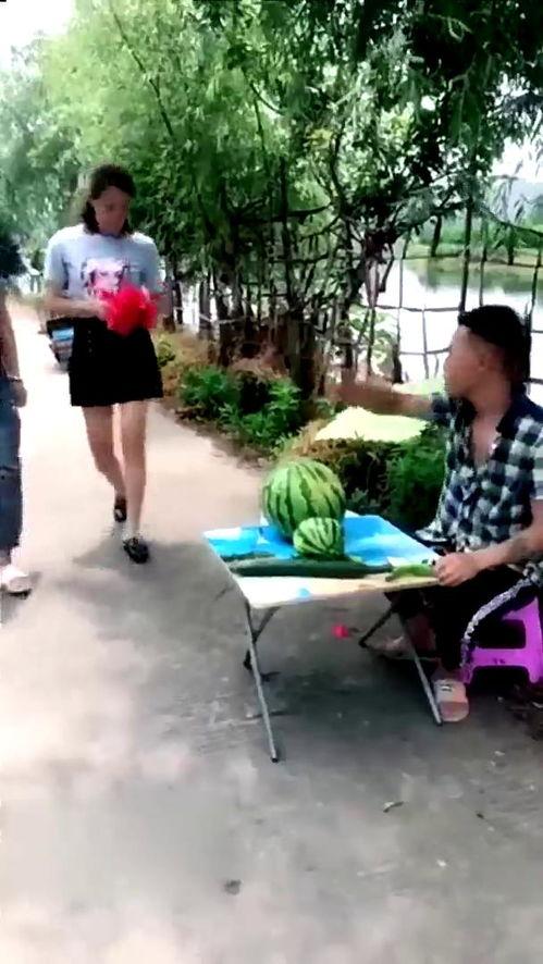 吃瓜本瓜搞笑视频大全,笑料横生！吃瓜本瓜搞笑视频大盘点