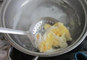 如何用吊瓜做面条吃视频,家常美味新尝试