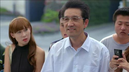 老人吃瓜路人视频大全集,老人吃瓜路人视频大全集欢乐瞬间